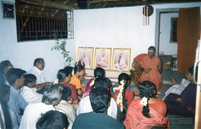2001 - Tiruchengode Devotee birthday3.jpg