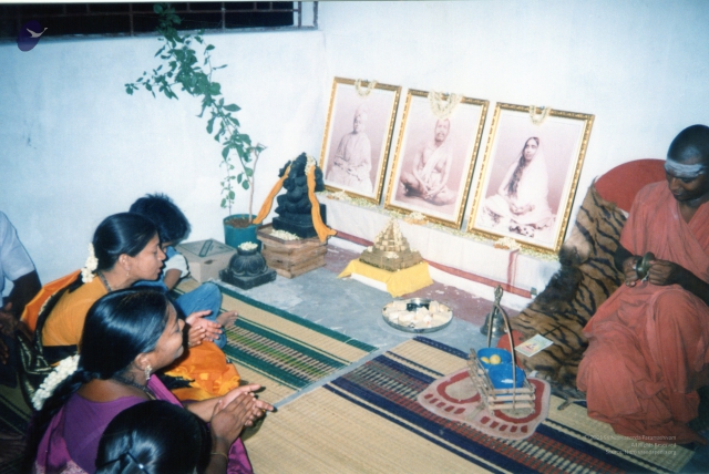 2001 - Tiruchengode Devotee birthday1.jpg