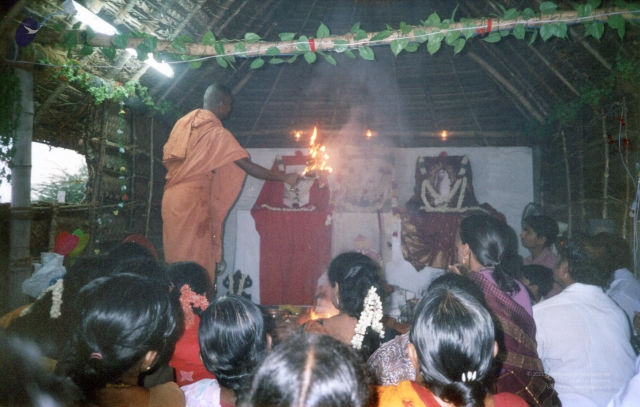 2001 - Tiruchengode Homa and Pada Puja6.jpg