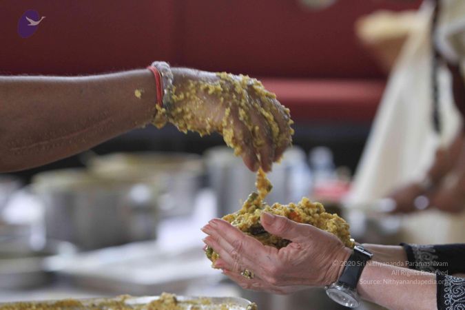 File:Nithyananda-Annalaya-2015-01-01-1dfc668TUWuDCYjbeSgZnWFuj L8oxJny.jpg