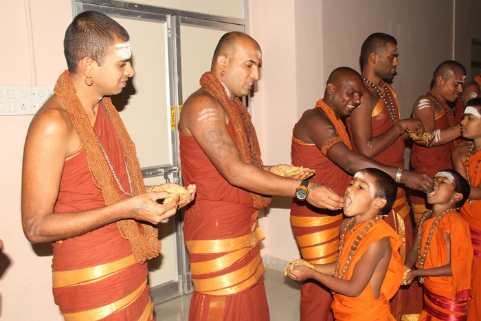 File:Nithyananda-Annalaya-2014-01-01-1xxJN67o1f5 AQpokByOe3H6QVJZiab H.jpg