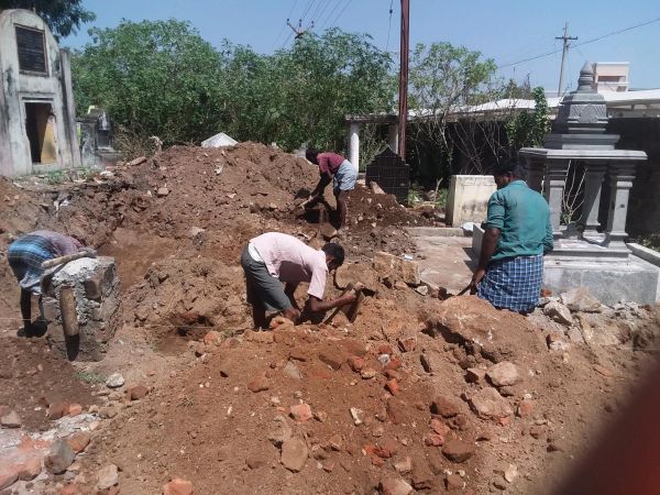 10 24 Feb 2021 - Mata Vibhutananda Puri Samadhi construction 004.jpeg