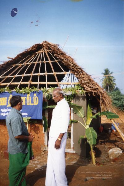 File:14 Apr 2001 KAILASA Tiruchengode Inauguration 1.jpg