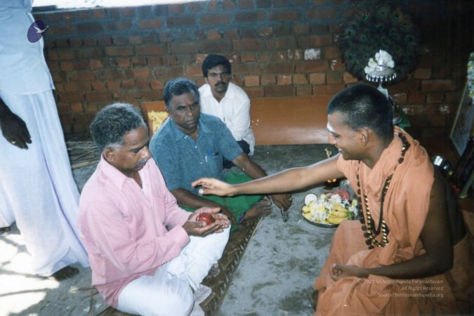 14 Apr 2001 KAILASA Tiruchengode Inauguration 4.jpg