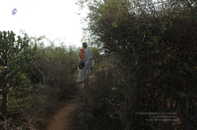 19780101 Inner Girivala Tiruvannamalai 10May2007 109-108.jpg