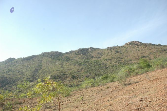 19780101 Inner Girivala Tiruvannamalai 10May2007 323-322.jpg