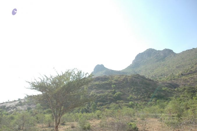 19780101 Inner Girivala Tiruvannamalai 10May2007 355-354.jpg