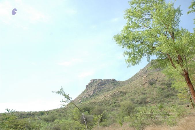 19780101 Inner Girivala Tiruvannamalai 10May2007 490-489.jpg