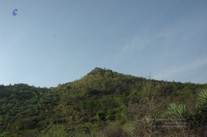 19780101 Inner Girivala Tiruvannamalai 10May2007 87-86.jpg