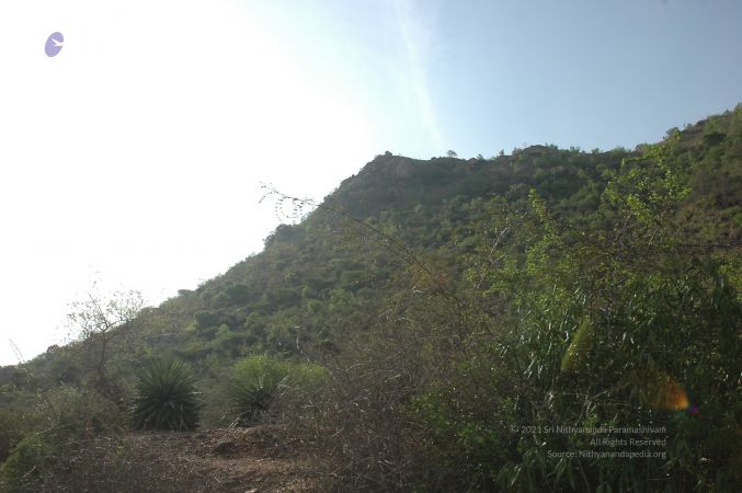 19780101 Inner Girivala Tiruvannamalai 10May2007 88-87.jpg