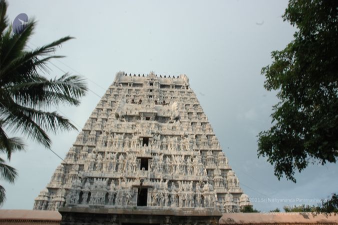 1989-GANESHA TiruvannamalaiTemple BanyanTreeGaneshaArea Nov2006 72-72.jpg