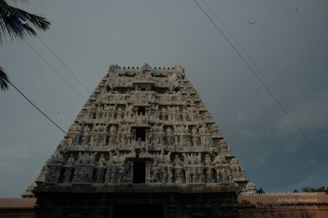 1989-GANESHA TiruvannamalaiTemple BanyanTreeGaneshaArea Nov2006 73-73.jpg
