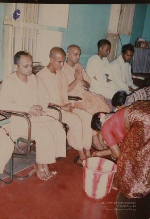 1997 RK Mutt Swamis Visit to TVM 9.jpg