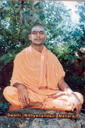2000 2000 Swamiji in TVM 4-07.jpg