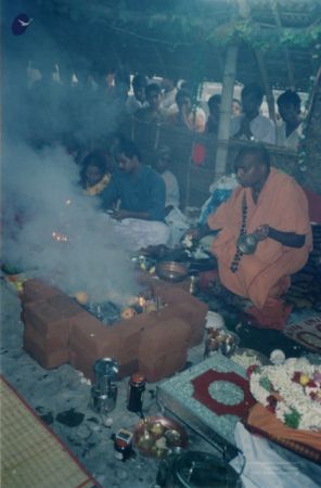 2001 - Tiruchengode Homa and Pada Puja3.jpg