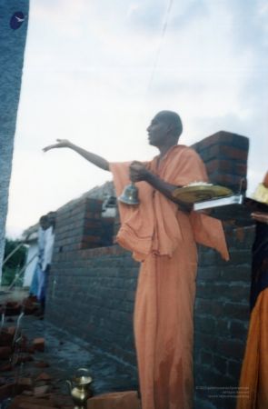 2001 - Tiruchengode Homa and Pada Puja8.jpg