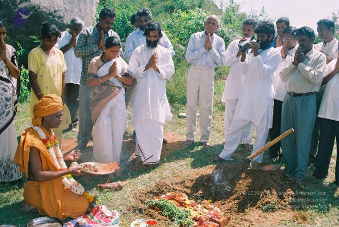 20020101 Photo 10 1STzbpk2rJOoUiVapyyUNbxQP8GUPWx b.jpg