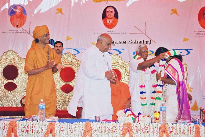 20030101 Photo 12 1Zt6-vkWRlaosL0ho-IC4ZrVN5-AL9fBz.jpg