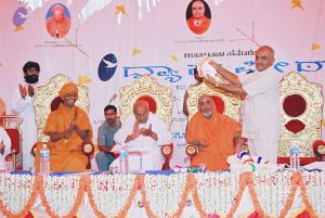 20030101 Photo 7 1hDk3EOGtAezxsYu7LxErfKPuSBFZ8 Rc.jpg