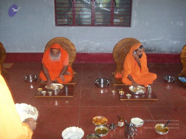 20041125 Photo 5 1kfO3bsm8UBE83oEJ3mLIQFI4y0uTW0KQ.jpg