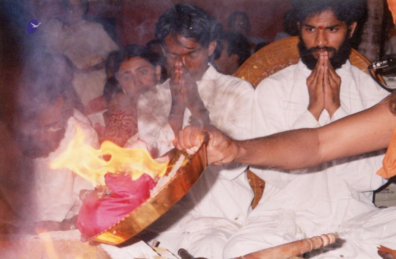 File:2004 - First Sannyas Deeksha At AdiKailaasa-412 004.jpg