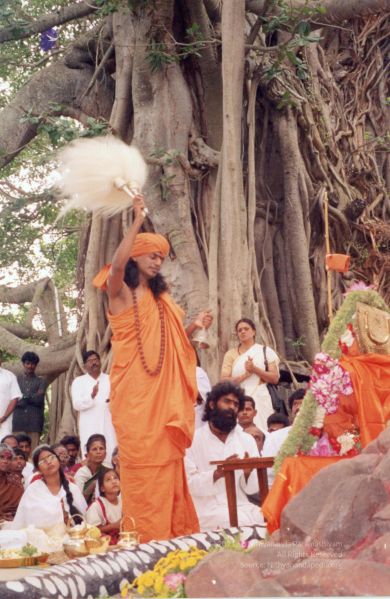 File:2004 - First Sannyas Deeksha At AdiKailaasa-412 012.jpg