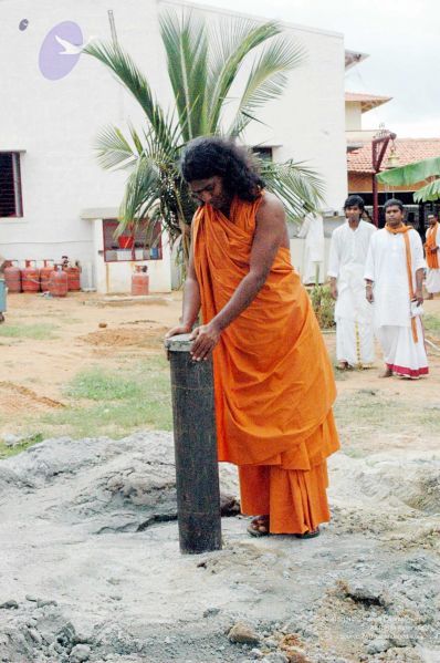 File:20060919DSC 0214 CMP WM00100.jpg