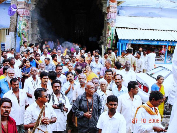 20061026th-27th Kodikannyatra Photo 137 1kepOarRYZ-ZvQj0l3aiCZUGju5hZ3i9x.jpg