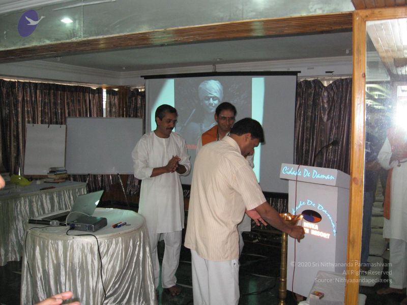 File:20061226 Photo 1005 1251Z1O31rYn En uFyu39mGBHsL 8faE.JPG