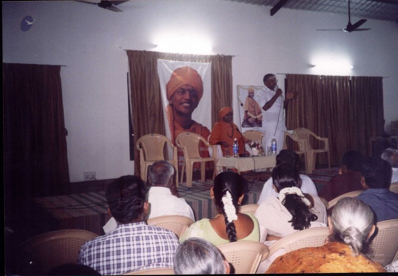 File:2006 PA-450(A) 105001.jpg