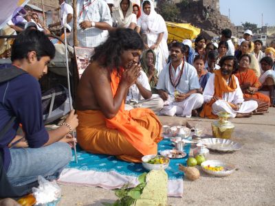 2006 Varanasi Yatra 321 CMP WM.jpg