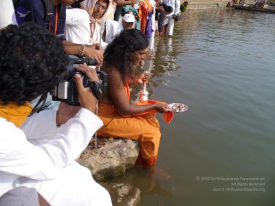 2006 Varanasi Yatra 331 CMP WM.jpg