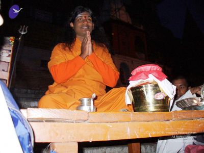 2006 Varanasi Yatra 445 CMP WM.jpg