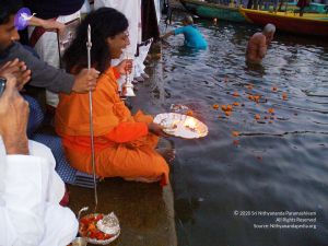 2006 Varanasi Yatra 482 CMP WM.jpg