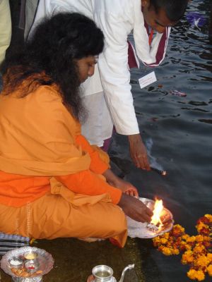 2006 Varanasi Yatra 487 CMP WM.jpg