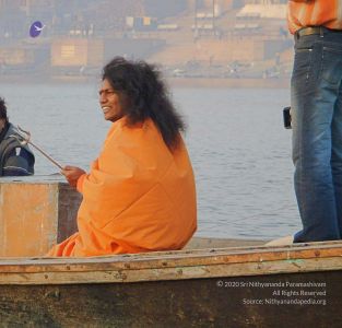 2006 Varanasi Yatra 551 CMP WM.jpg