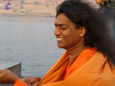 2006 Varanasi Yatra 569 CMP WM.jpg