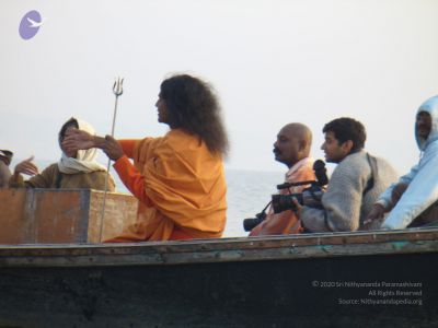 2006 Varanasi Yatra 591 CMP WM.jpg