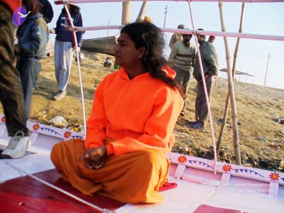 2006 Varanasi Yatra 845 CMP WM.jpg