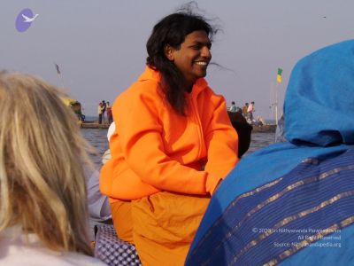 2006 Varanasi Yatra 903 CMP WM.jpg