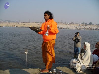 2006 Varanasi Yatra 918 CMP WM.jpg
