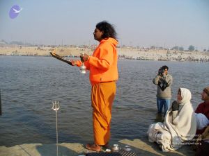 2006 Varanasi Yatra 919 CMP WM.jpg