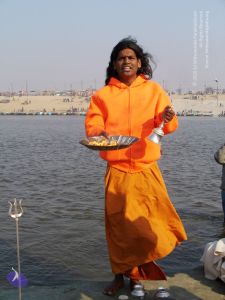 2006 Varanasi Yatra 924 CMP WM.jpg