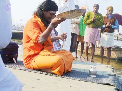 2006 Varanasi Yatra 942 CMP WM.jpg