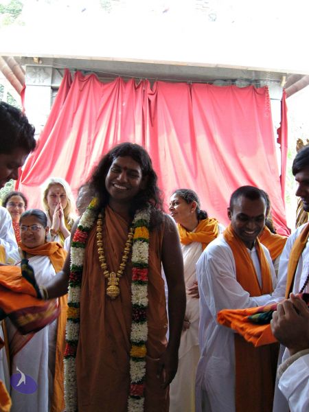 File:20071223 blessingashramites 1643 CMP WM.jpg