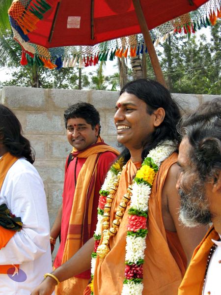 File:20071223 blessingashramites 1673 CMP WM.jpg