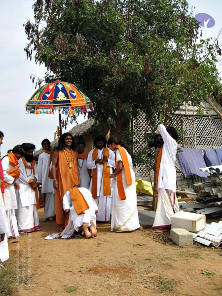 File:20071223 blessingashramites 1679 CMP WM.jpg