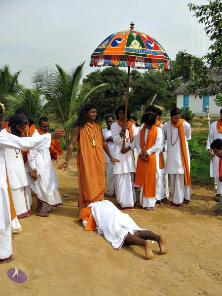 File:20071223 blessingashramites 1699 CMP WM.jpg