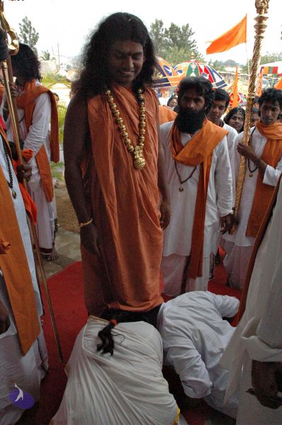 File:20071223 blessingashramites 8267 CMP WM.jpg