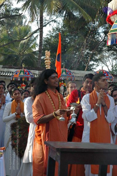 File:20071223 flaghoist 7543 CMP WM.jpg